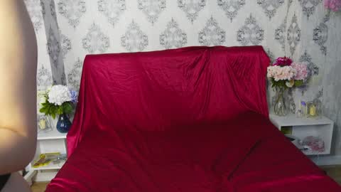 Lylian online show from April 11, 2026, 7:13 am