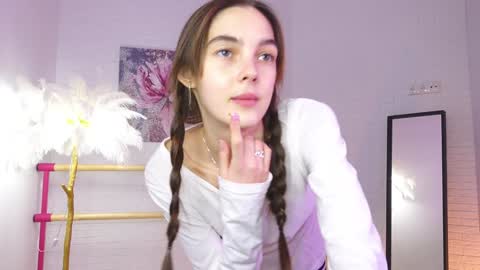 Lyly   online show from December 23, 2024, 5:28 am