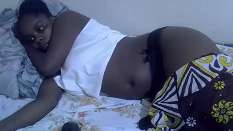 lyn_anna online show from April 18, 2026, 1:48 pm