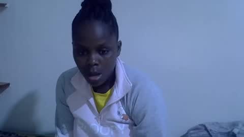 lyn_anna online show from May 16, 2026, 1:13 am
