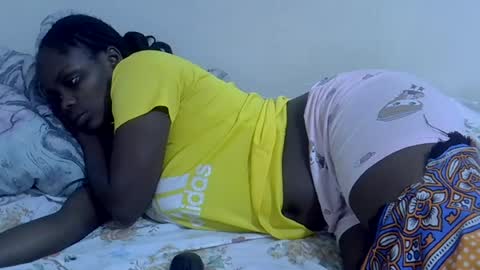 Snapshot of lyn_anna chatting on June 22, 2026, 6:05 pm lyn_anna online show from June 22, 2026, 6:05 pm
