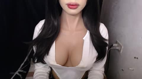 Lyn online show from March 23, 2026, 11:47 am