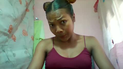 lyndah19 online show from March 1, 2026, 9:11 am