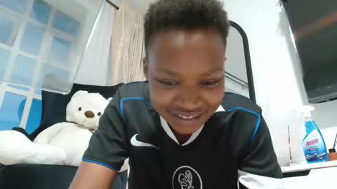 lyne898 online show from April 13, 2026, 3:50 pm