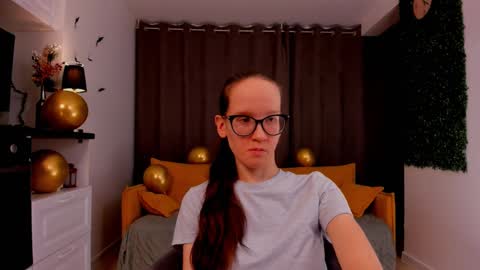 Sara online show from February 24, 2025, 4:36 pm