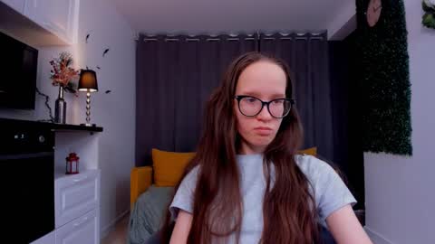 Sara online show from March 3, 2025, 10:42 pm