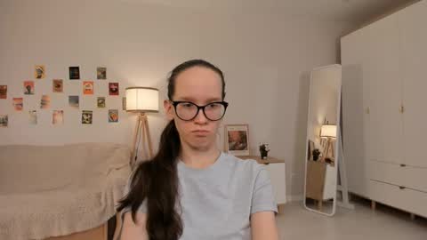 Sara online show from March 12, 2025, 7:17 pm