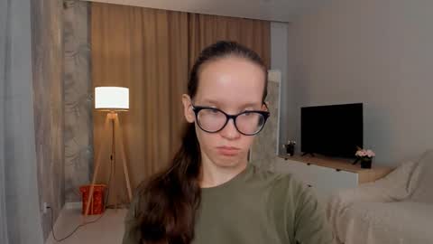 Sara online show from September 9, 2025, 4:28 pm