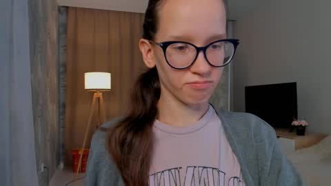 Sara online show from September 20, 2025, 4:30 pm