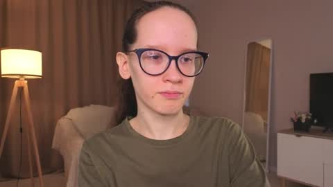 Sara online show from May 14, 2026, 4:14 pm