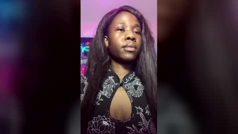 lynflowers online show from December 13, 2025, 8:36 pm