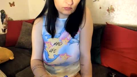 Snapshot of lynna_honey chatting on April 7, 2026, 8:31 pm Lynna online show from April 7, 2026, 8:31 pm