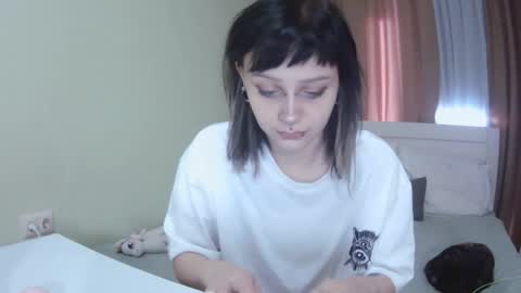 Snapshot of lynncottingham chatting on September 22, 2025, 10:28 am Kira online show from September 22, 2025, 10:28 am