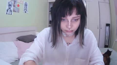 Snapshot of lynncottingham chatting on September 26, 2025, 10:30 am Kira online show from September 26, 2025, 10:30 am