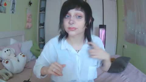 Snapshot of lynncottingham chatting on October 14, 2025, 10:27 am Kira online show from October 14, 2025, 10:27 am