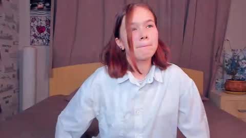 Snapshot of lynncozzy chatting on November 24, 2025, 8:36 am Cozy Lynns room online show from November 24, 2025, 8:36 am