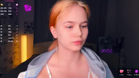 Cozy Lynns room online show from February 15, 2026, 1:20 pm