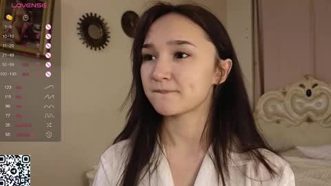 Lola online show from February 19, 2025, 6:10 pm