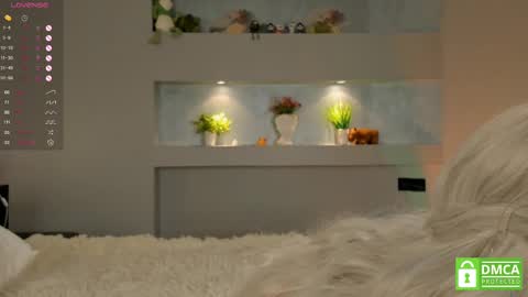 Lola online show from March 5, 2025, 9:04 pm