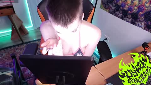 Snapshot of lynxanarres chatting on December 19, 2024, 12:34 am Lynx Anarres online show from December 19, 2024, 12:34 am