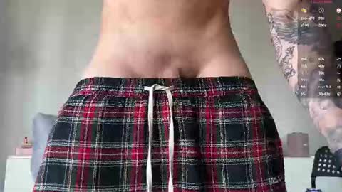 Snapshot of lyon_power_ chatting on June 12, 2026, 5:17 am Dani online show from June 12, 2026, 5:17 am