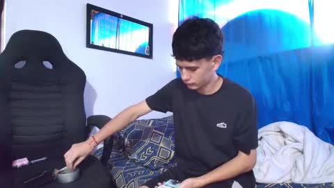 lyon_wiliamss online show from January 6, 2026, 11:58 am