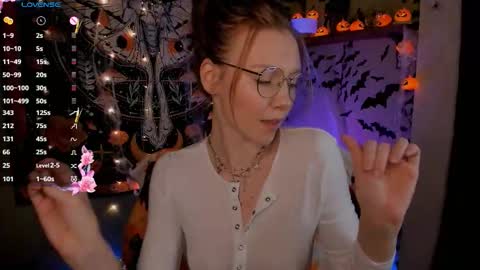 Lyra online show from October 25, 2025, 10:34 am