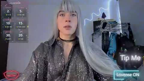 Lyric online show from November 5, 2025, 4:40 pm