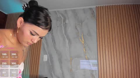 Snapshot of lys_with chatting on February 2, 2025, 7:41 am VIVIANA online show from February 2, 2025, 7:41 am