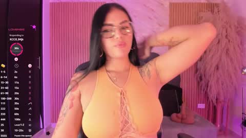 Snapshot of lys_with chatting on October 21, 2025, 3:40 am VIVIANA online show from October 21, 2025, 3:40 am