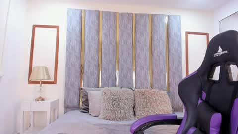 Lizzy smith  online show from March 11, 2025, 1:59 am