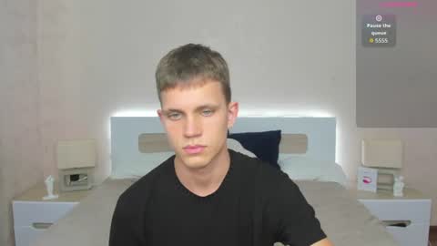 Snapshot of m0neyken_ chatting on July 20, 2026, 8:17 am m0neyken_ online show from July 20, 2026, 8:17 am