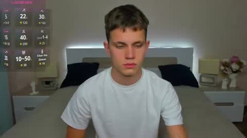 Snapshot of m0neyken_ chatting on July 26, 2026, 2:20 am m0neyken_ online show from July 26, 2026, 2:20 am