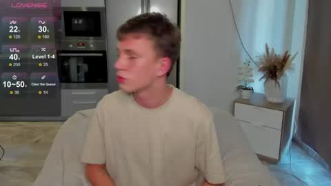 Snapshot of m0neyken_ chatting on August 1, 2026, 3:39 am m0neyken_ online show from August 1, 2026, 3:39 am