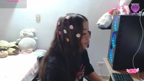 Snapshot of m1la_18 chatting on June 10, 2026, 3:39 am mila online show from June 10, 2026, 3:39 am