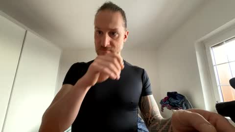 m4rduk online show from February 26, 2025, 7:31 am