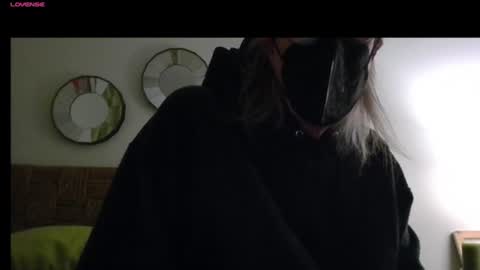 Snapshot of m54whrdn2 chatting on January 11, 2025, 2:20 am m54whrdn online show from January 11, 2025, 2:20 am