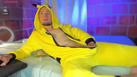 Snapshot of maax_taylor01 chatting on January 19, 2025, 11:12 am online show from January 19, 2025, 11:12 am