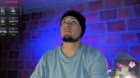 Snapshot of maax_taylor01 chatting on February 24, 2025, 12:37 pm online show from February 24, 2025, 12:37 pm