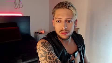 YES MASTER  online show from November 1, 2025, 4:14 am