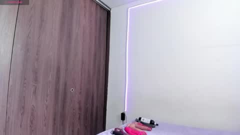 Sara online show from April 10, 2026, 2:22 pm