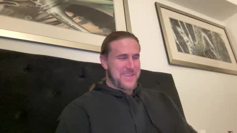 Snapshot of mac_drew chatting on March 8, 2025, 6:10 am mac_drew online show from March 8, 2025, 6:10 am