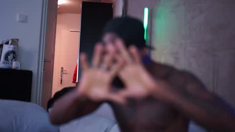 Mac Troy online show from December 29, 2024, 8:04 pm