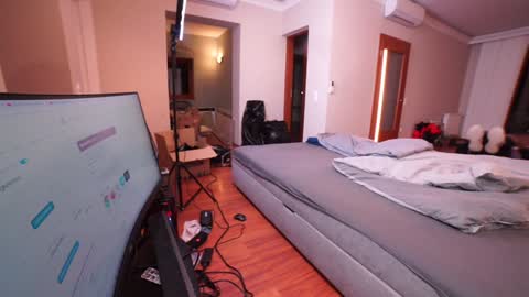 Mac Troy online show from January 14, 2025, 9:20 pm