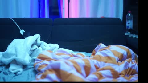 Mac Troy online show from October 13, 2025, 8:09 pm