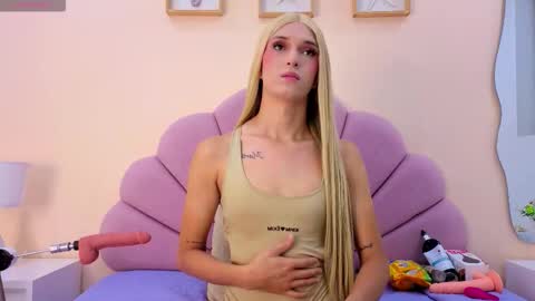 macarena_05_ online show from November 7, 2025, 2:44 am