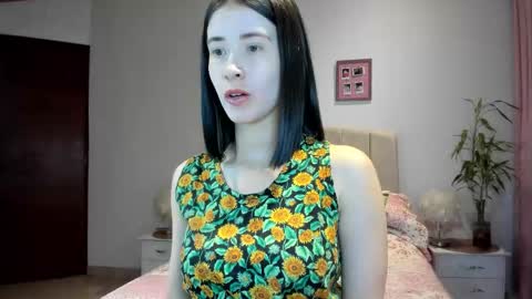 Macarena online show from October 10, 2025, 3:27 am