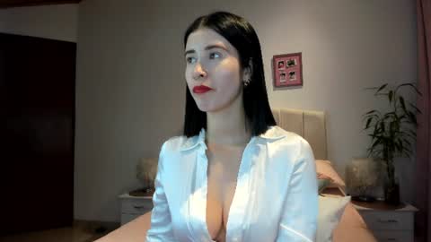 Snapshot of macarena_vallejo_ chatting on June 12, 2026, 3:16 am Macarena online show from June 12, 2026, 3:16 am