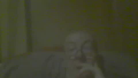 macbewdekan25 online show from May 18, 2026, 4:24 pm