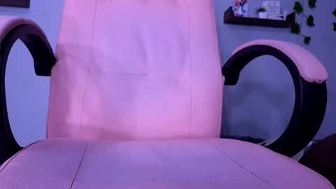 Macey Elliot Modelo Independiente online show from September 18, 2025, 11:18 pm